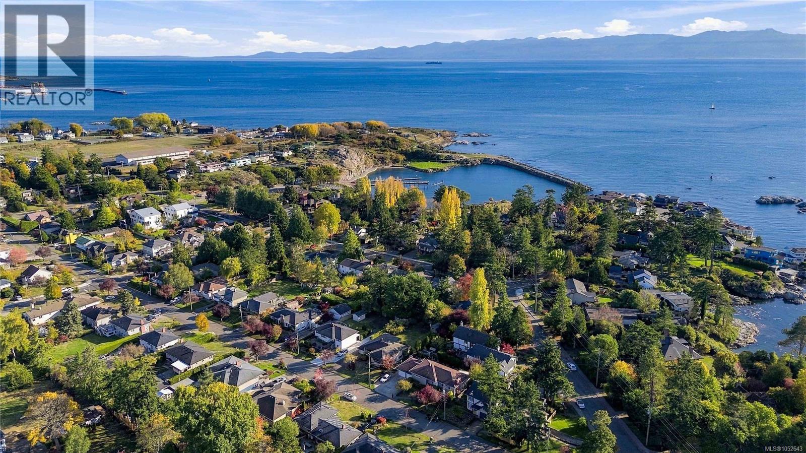  1161 Hadfield Avenue, Esquimalt