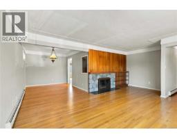 1161 Hadfield Ave, Esquimalt, BC V9A5N8 Photo 20