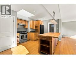 1161 Hadfield Ave, Esquimalt, BC V9A5N8 Photo 27