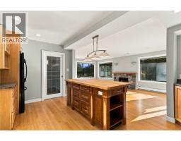 1161 Hadfield Ave, Esquimalt, BC V9A5N8 Photo 29