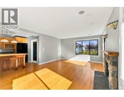 1161 Hadfield Ave, Esquimalt, BC V9A5N8 Photo 30
