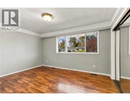 1161 Hadfield Ave, Esquimalt, BC V9A5N8 Photo 35
