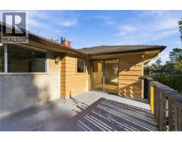 1161 Hadfield Ave, Esquimalt, BC V9A5N8 Photo 59