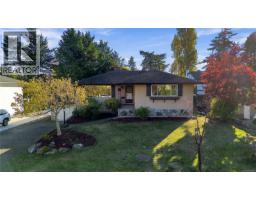 1161 Hadfield Ave, Esquimalt, BC V9A5N8 Photo 67