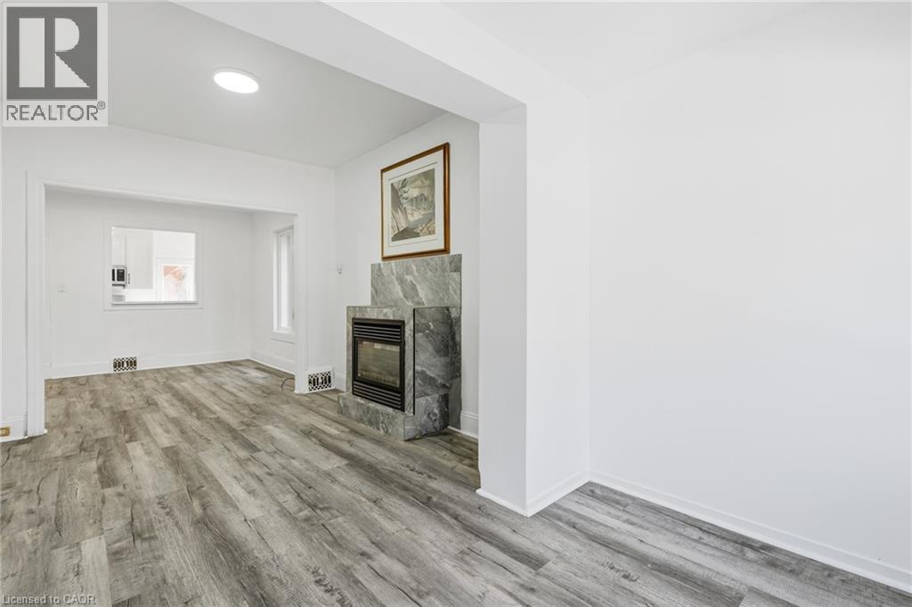 26 SHERMAN Avenue N, Hamilton — photo 11
