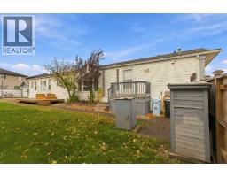 284 Caouette Crescent, Fort McMurray — photo 3