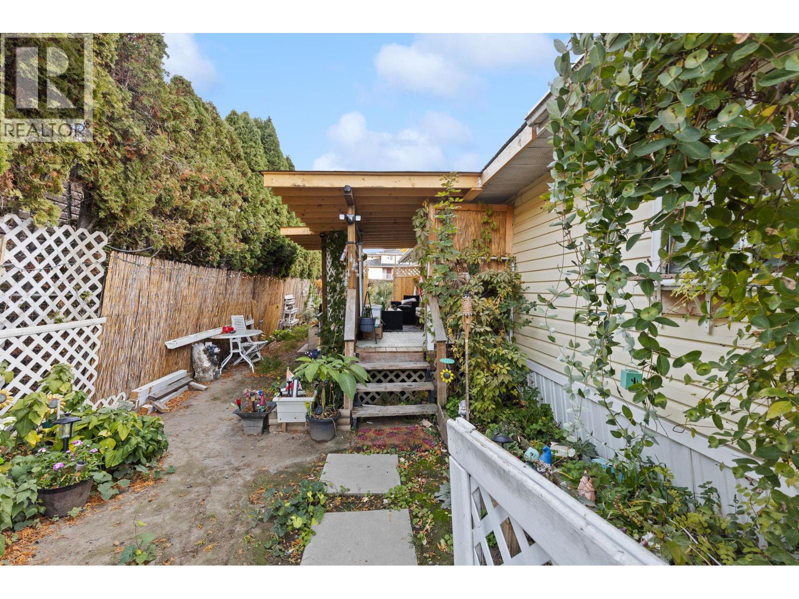 106 1699 Ross Road, West Kelowna
