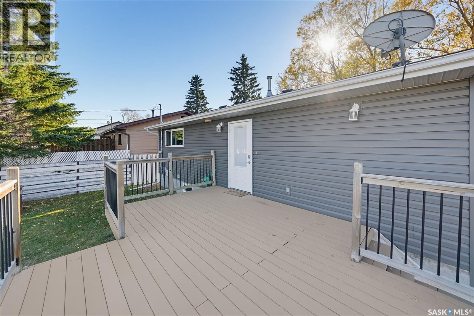 214 8th AVENUE W, Watrous — photo 21
