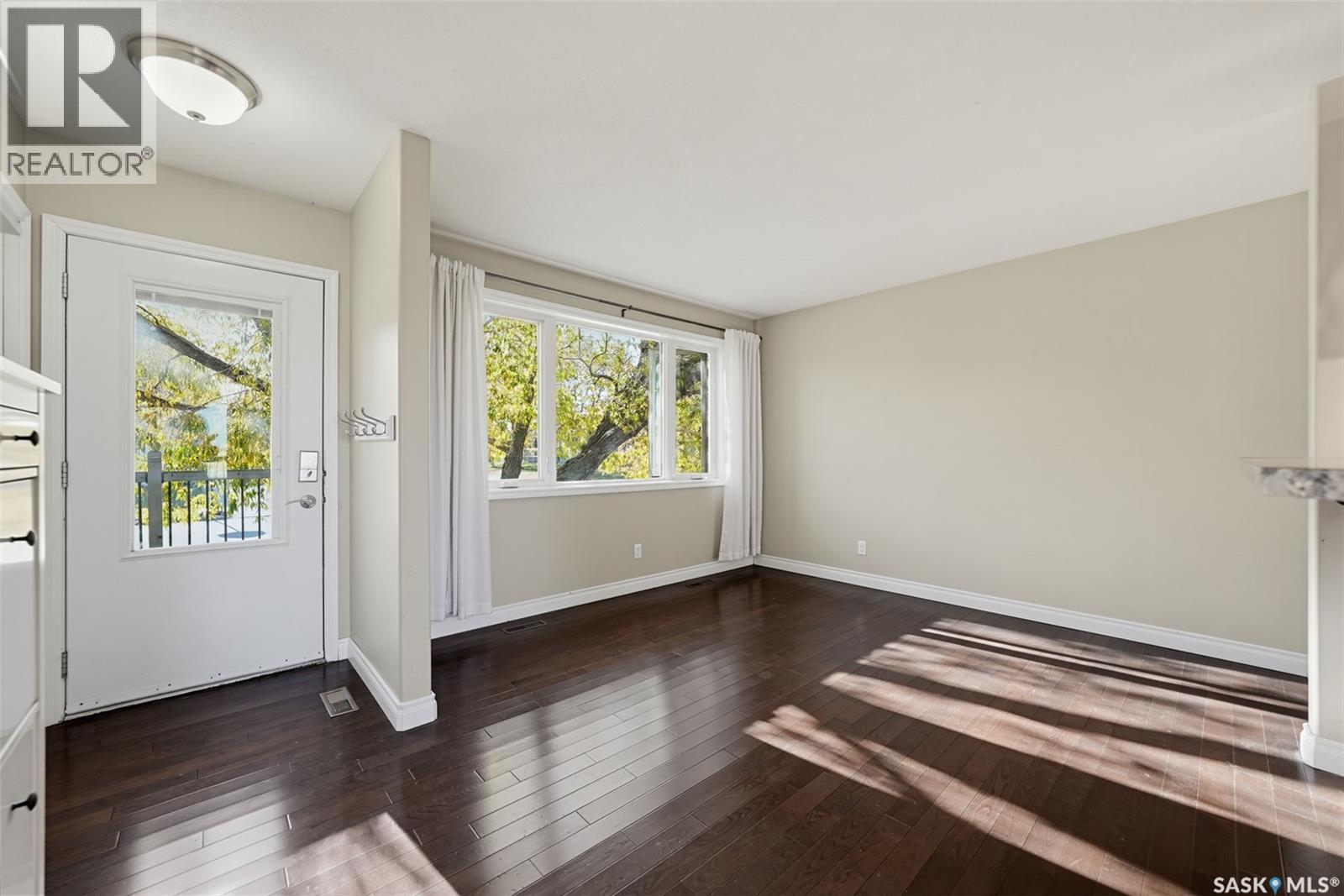 214 8th AVENUE W, Watrous — photo 4
