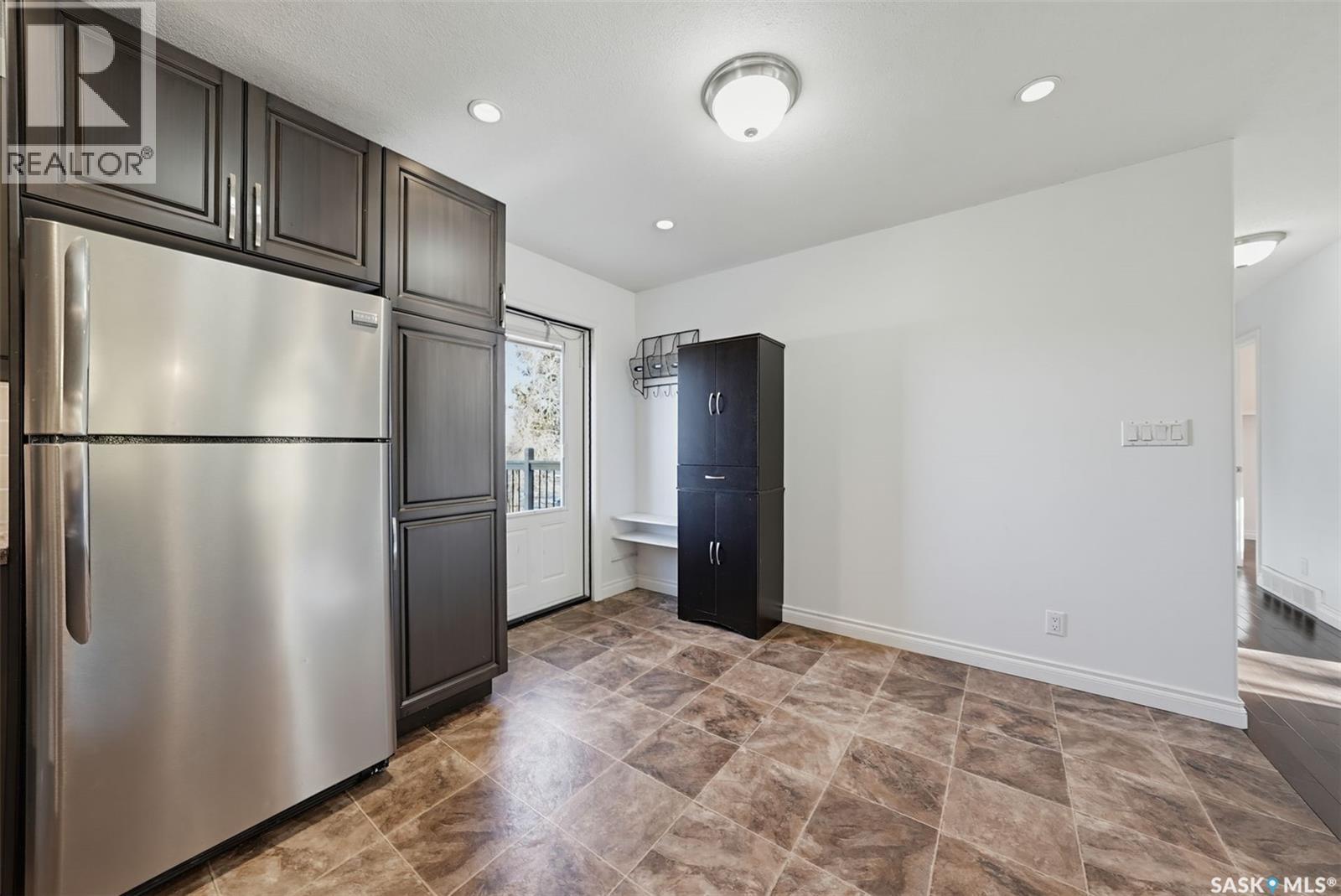 214 8th AVENUE W, Watrous — photo 8