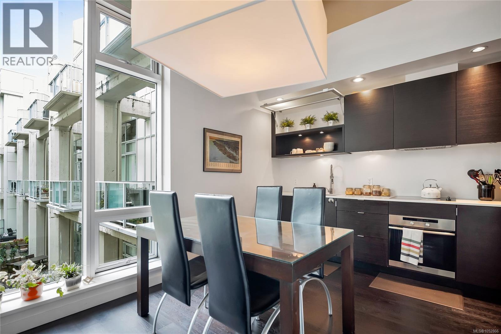 327 770 Fisgard Street, Victoria