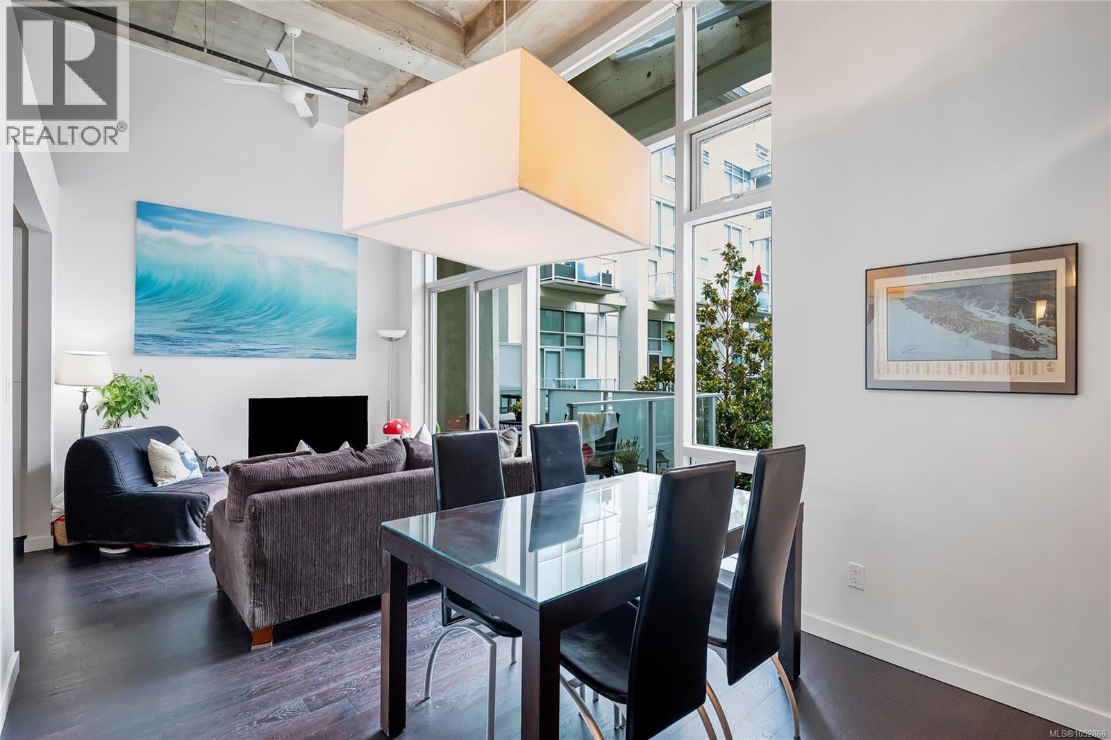 327 770 Fisgard Street, Victoria