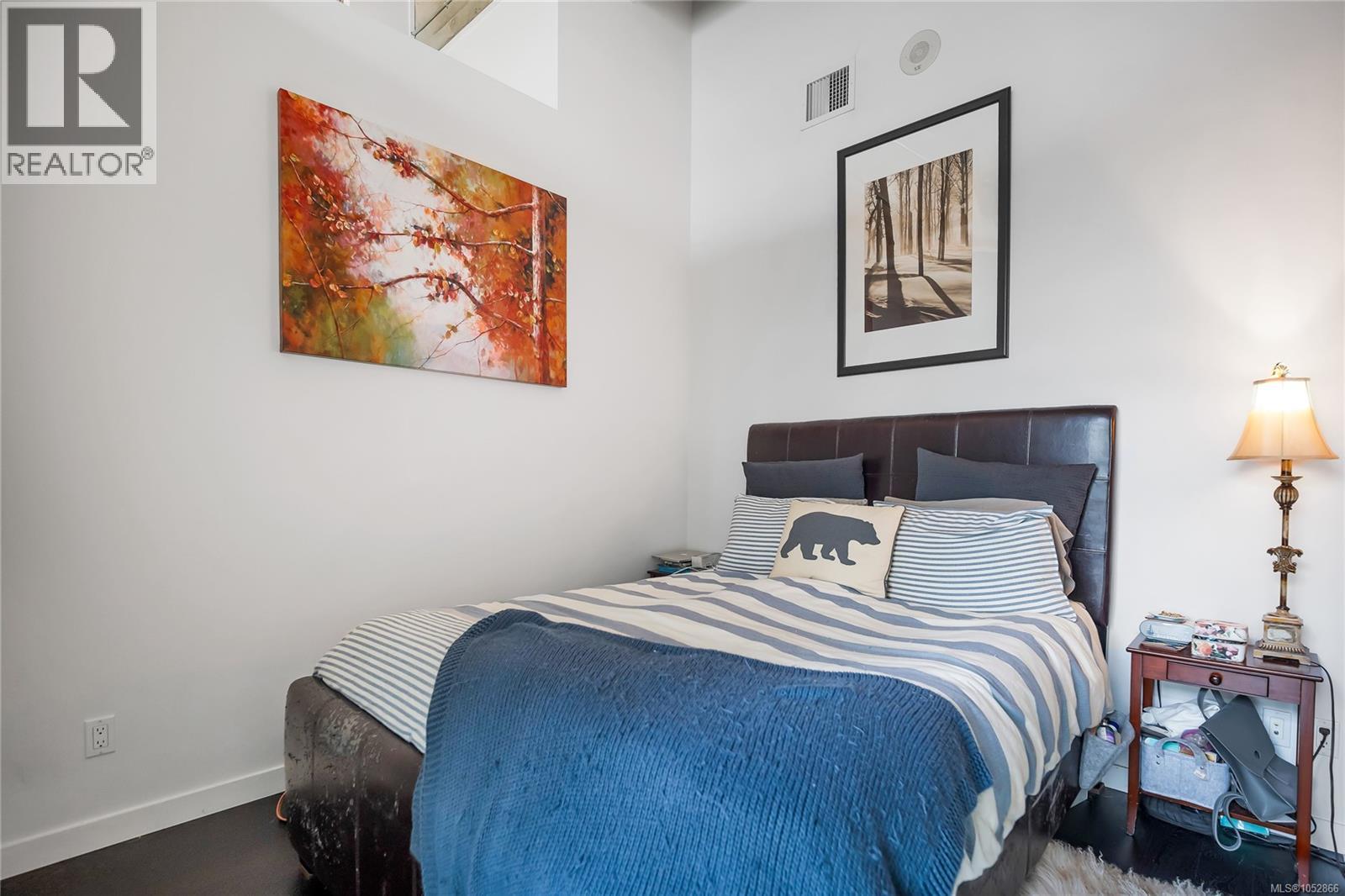 327 770 Fisgard Street, Victoria