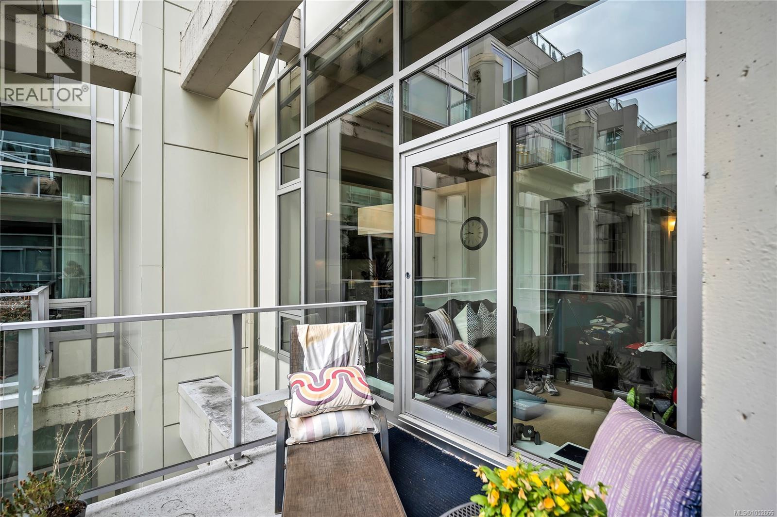 327 770 Fisgard Street, Victoria