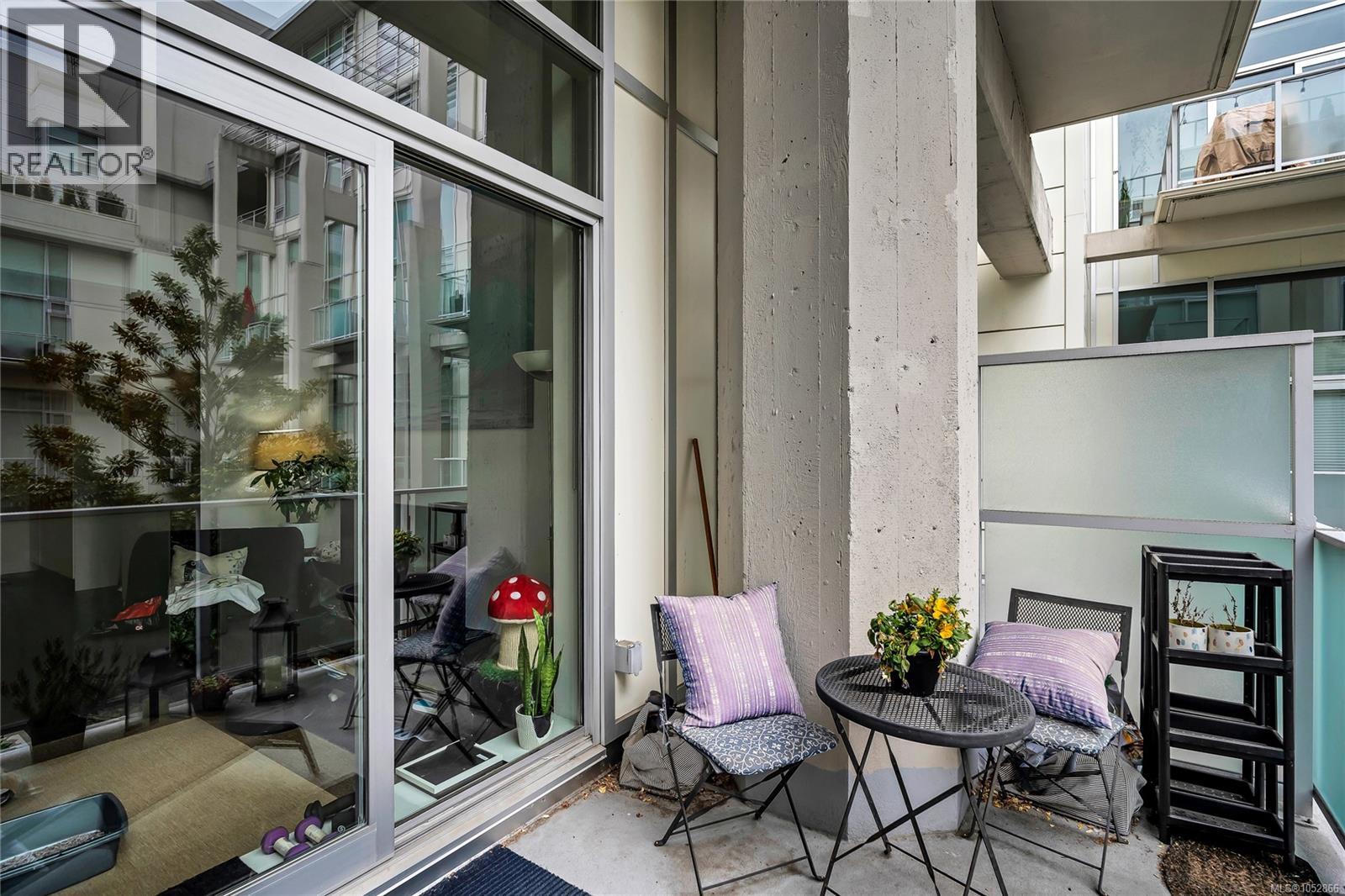 327 770 Fisgard Street, Victoria