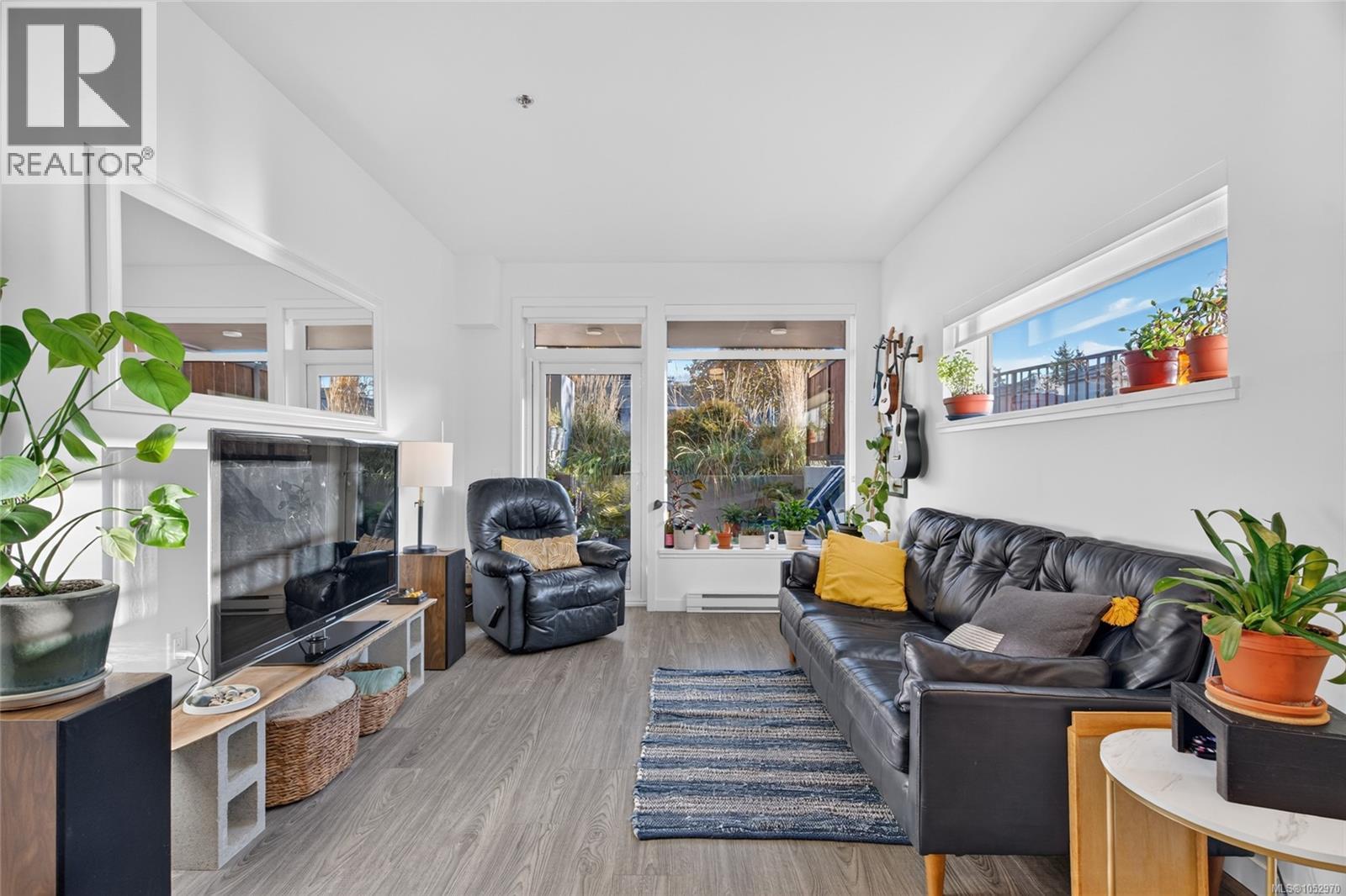 101 7162 West Saanich Road, Central Saanich