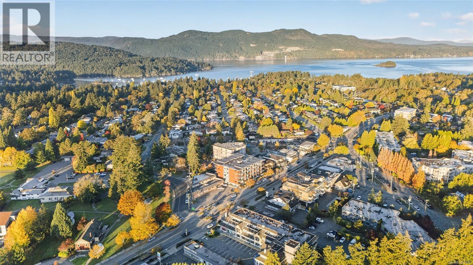 101 7162 West Saanich Road, Central Saanich