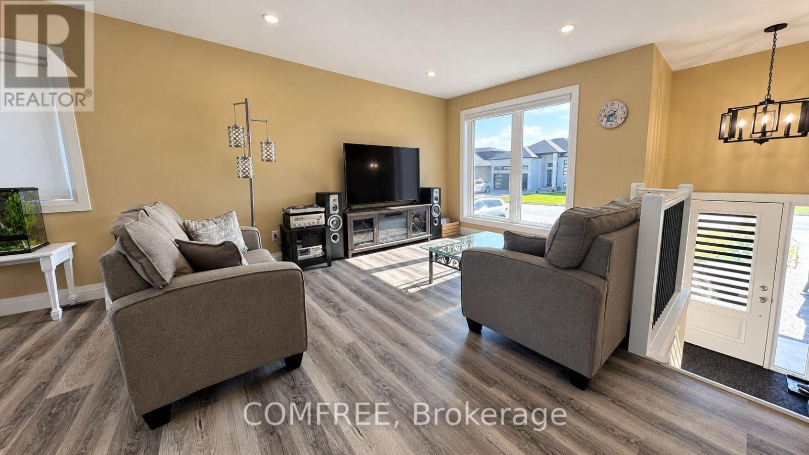 32 HAWTHORNE CRESCENT, Chatham-Kent (Tilbury) — photo 7