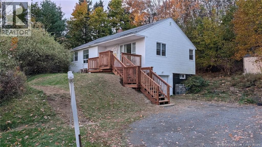 107 Sharkey Street photo 2
