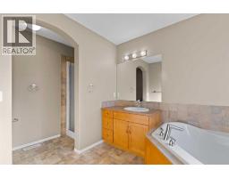 264 Willowmere Way, Chestermere, AB T1X0E1 Photo 28