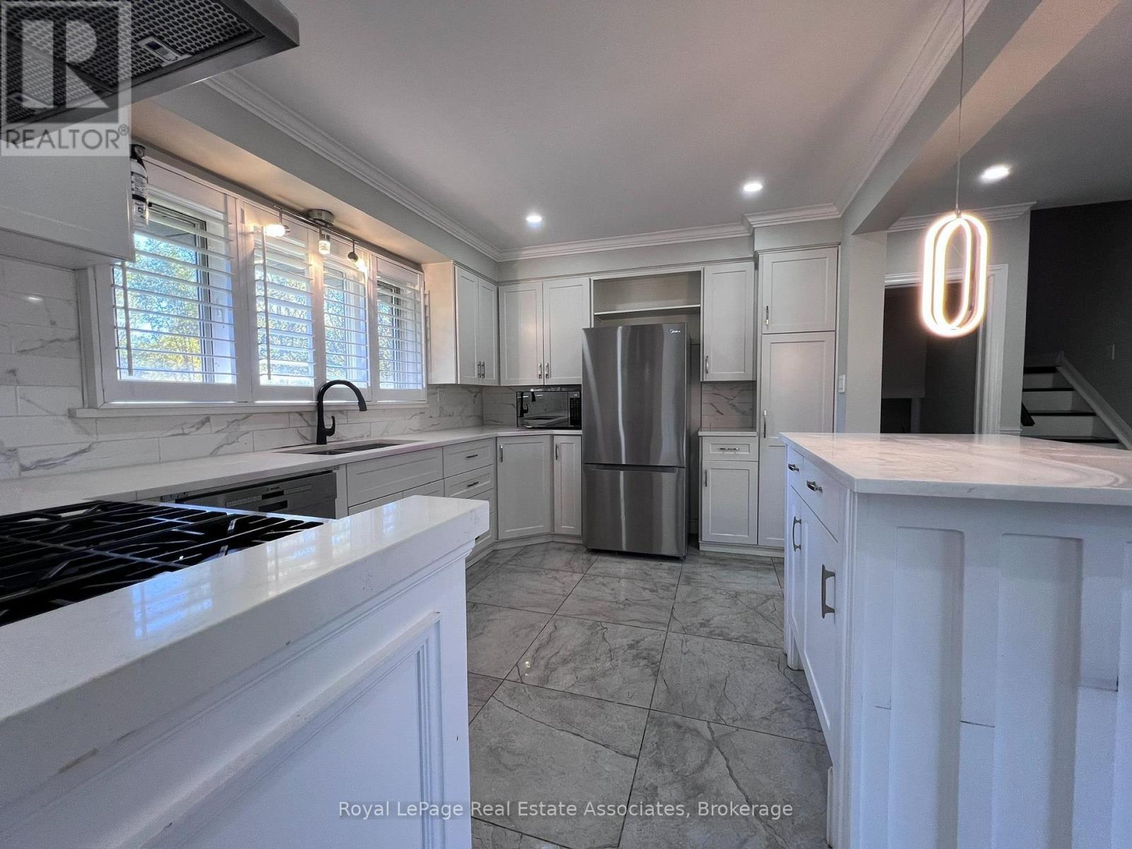 UPPER - 222 COLUMBIA DRIVE, Hamilton (Buchanan) — photo 5