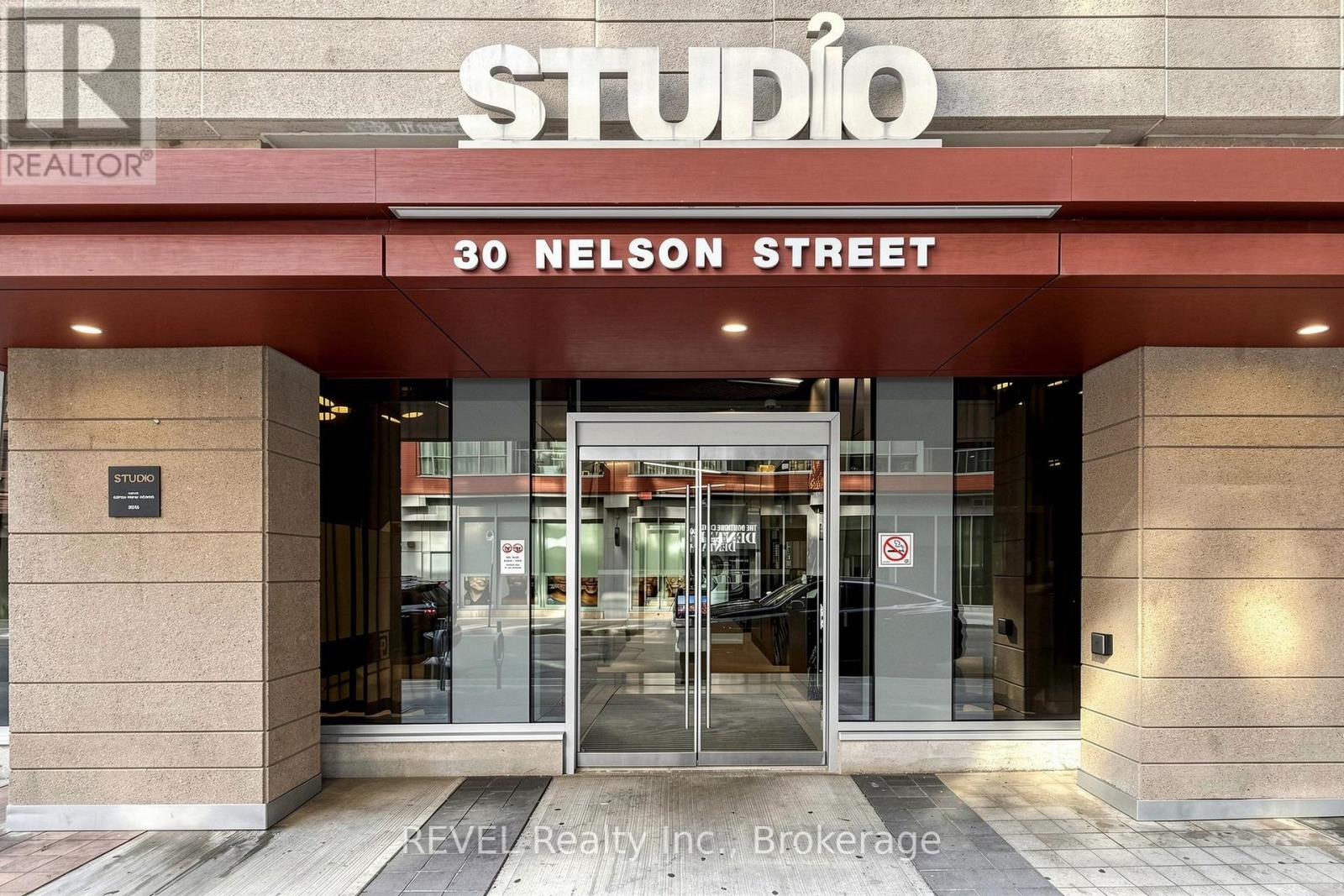 705- 30 Nelson Street, Toronto, ON photo 2