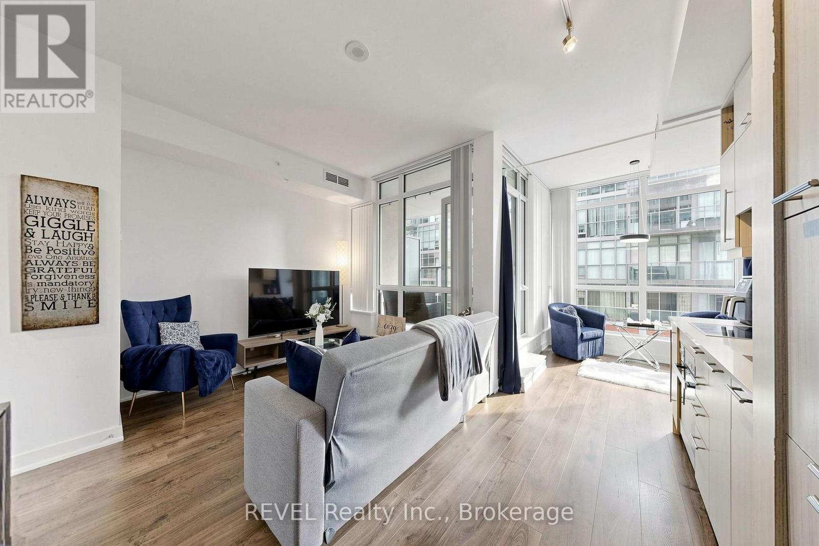 705- 30 Nelson Street, Toronto, ON photo 8