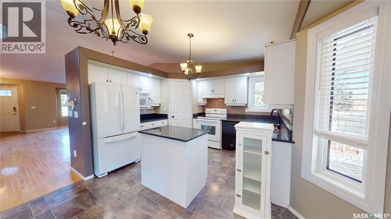 803 Swan CRESCENT, Saskatoon — photo 3