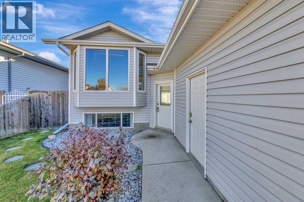 4007 67 Avenue photo 2
