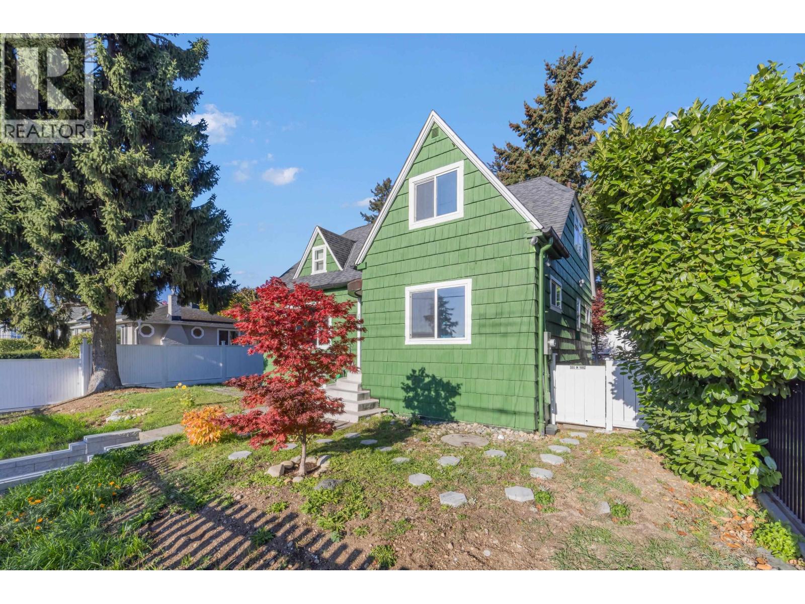 1603 HAMILTON STREET, New Westminster