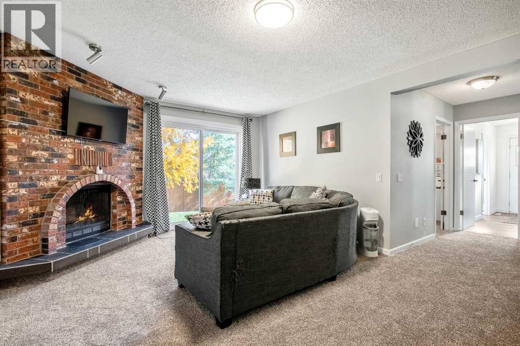 71 Strathclair Rise SW photo 21