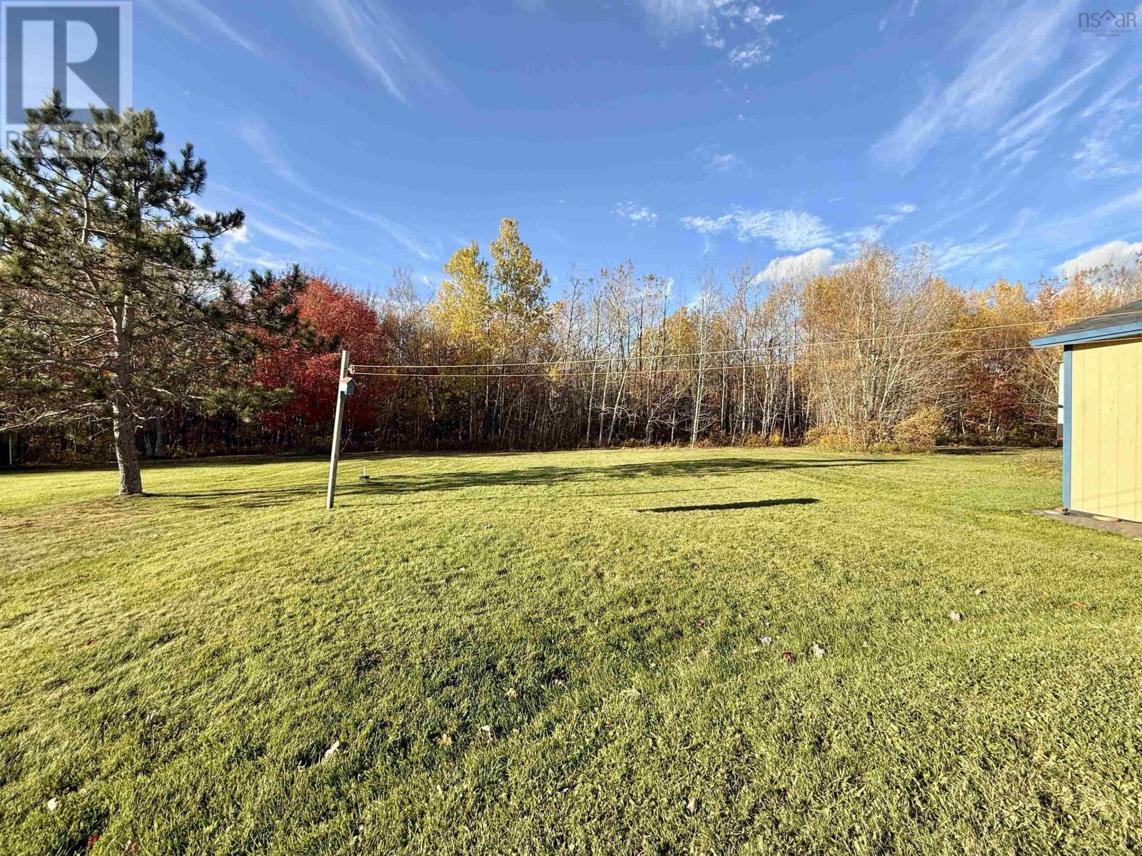 2367 Athol photo 5