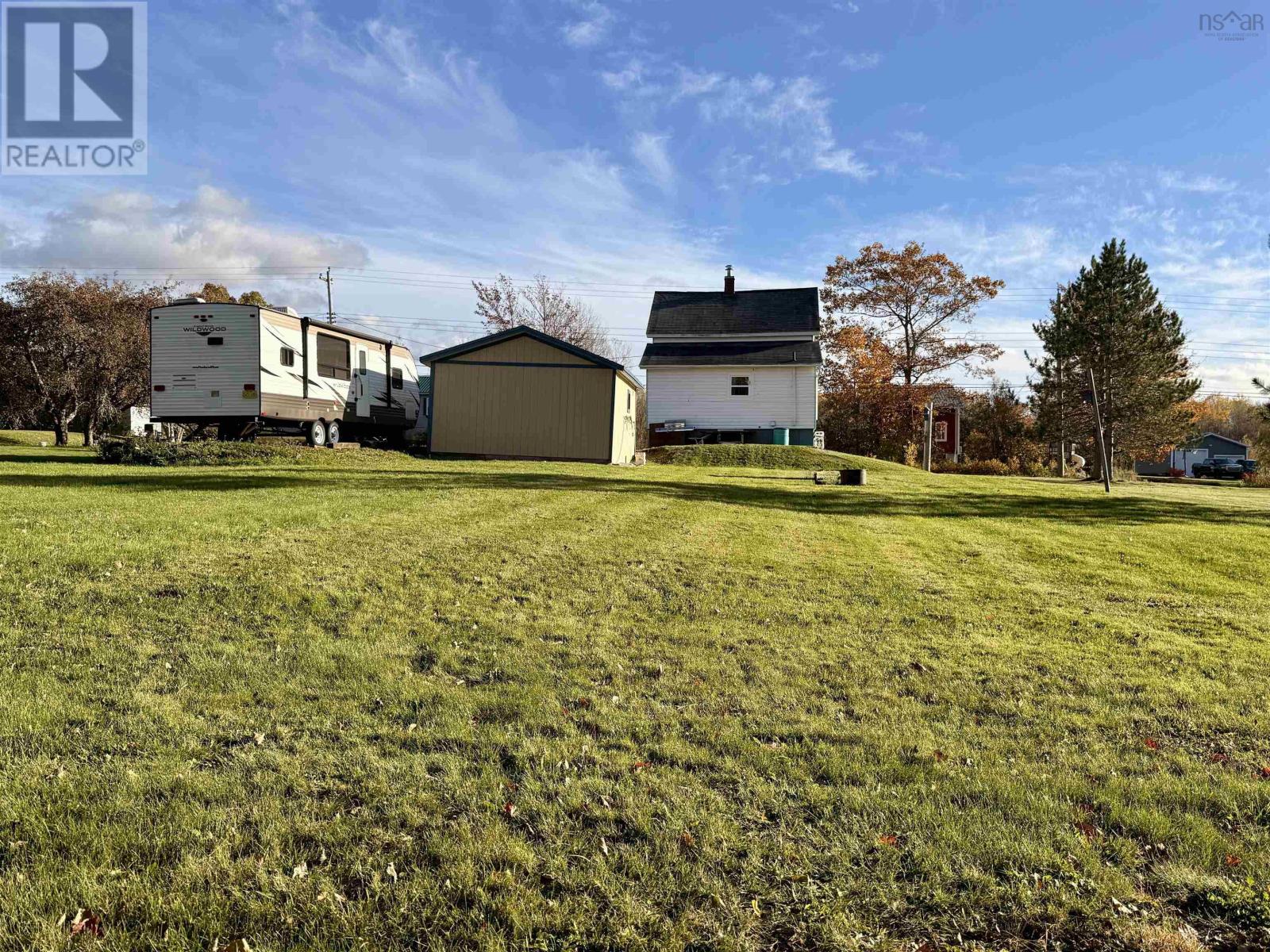 2367 Athol photo 4