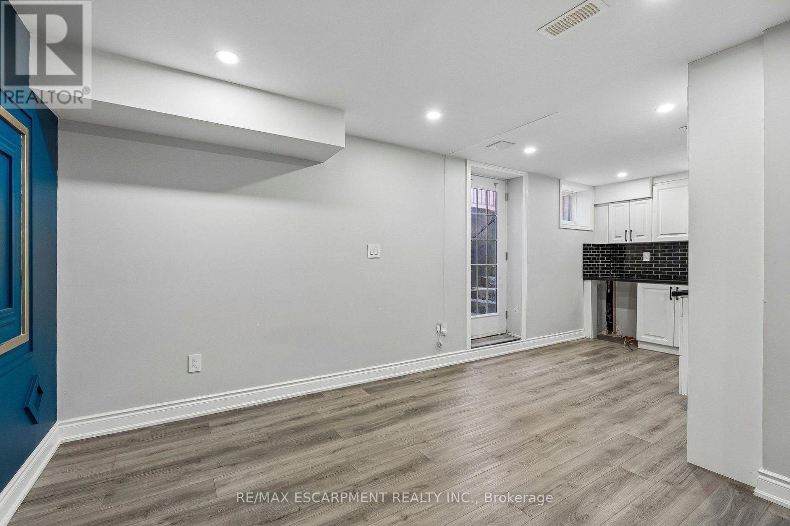 16 Alexandra Drive, Thorold, ON photo 35