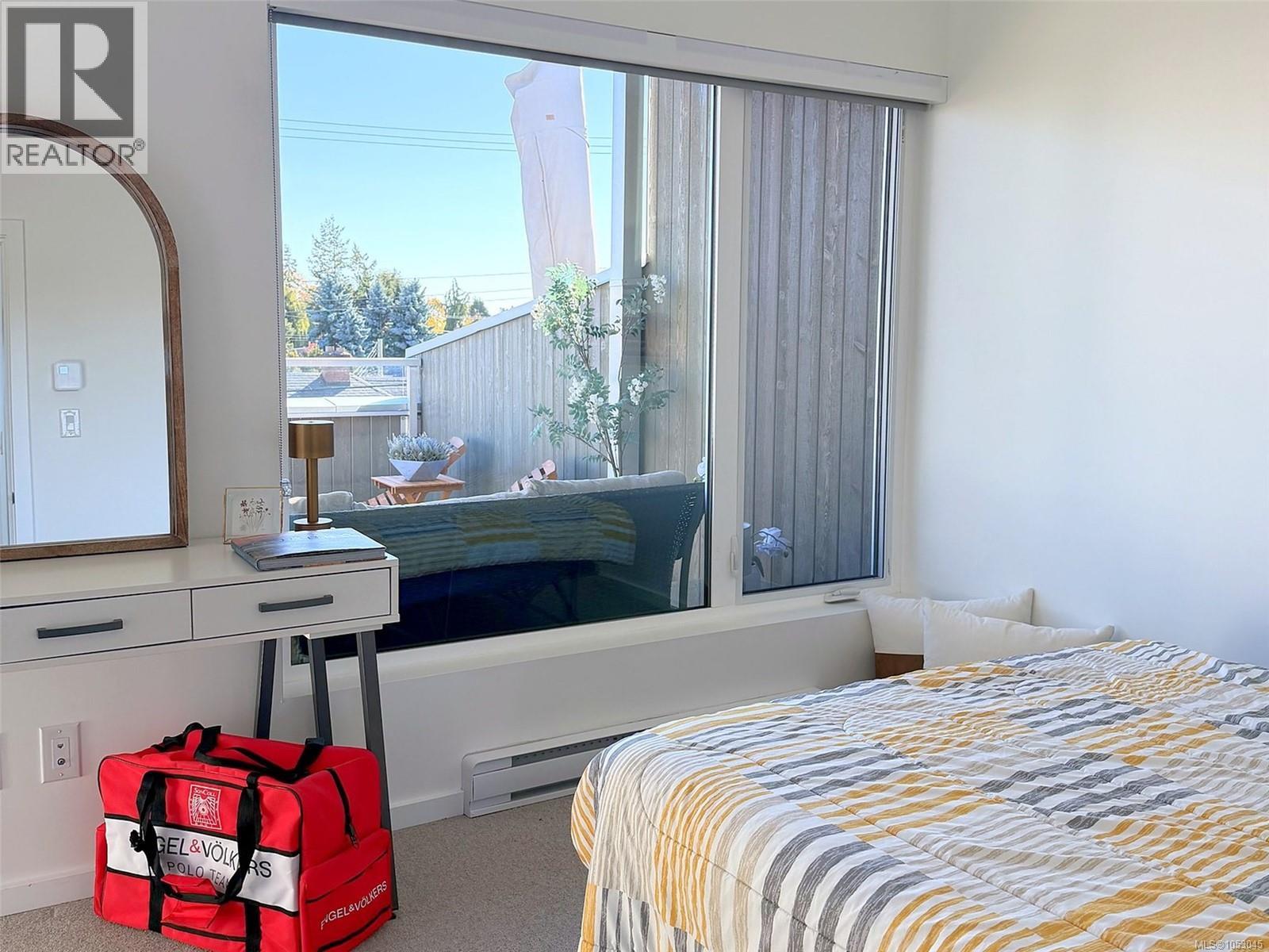 105 1720 Fairfield Road, Victoria