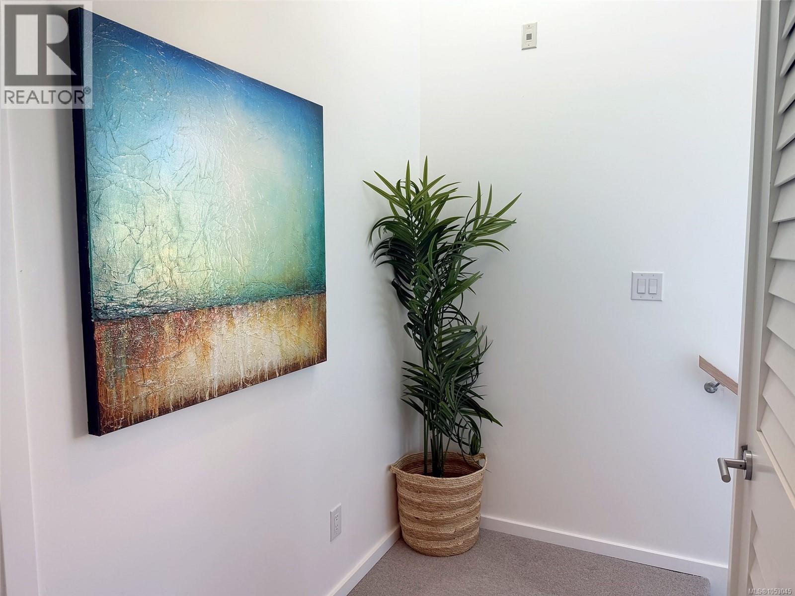 105 1720 Fairfield Road, Victoria