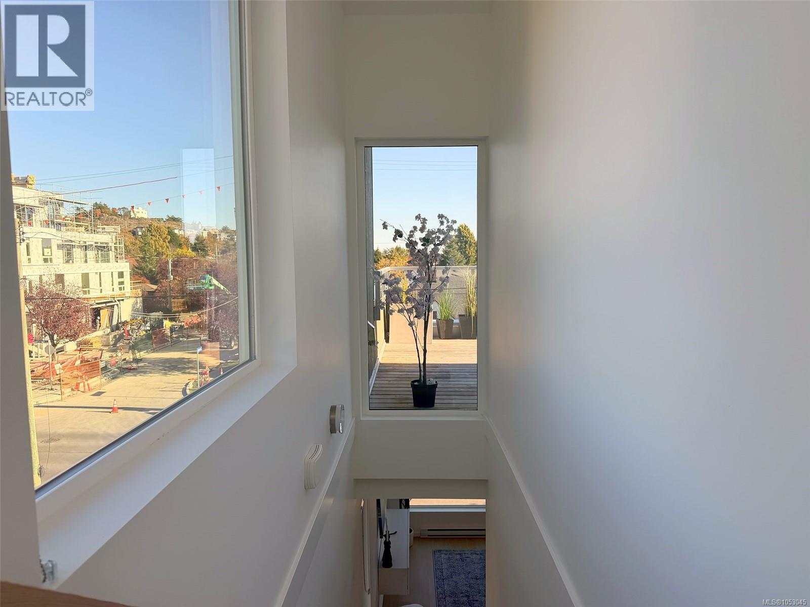 105 1720 Fairfield Road, Victoria