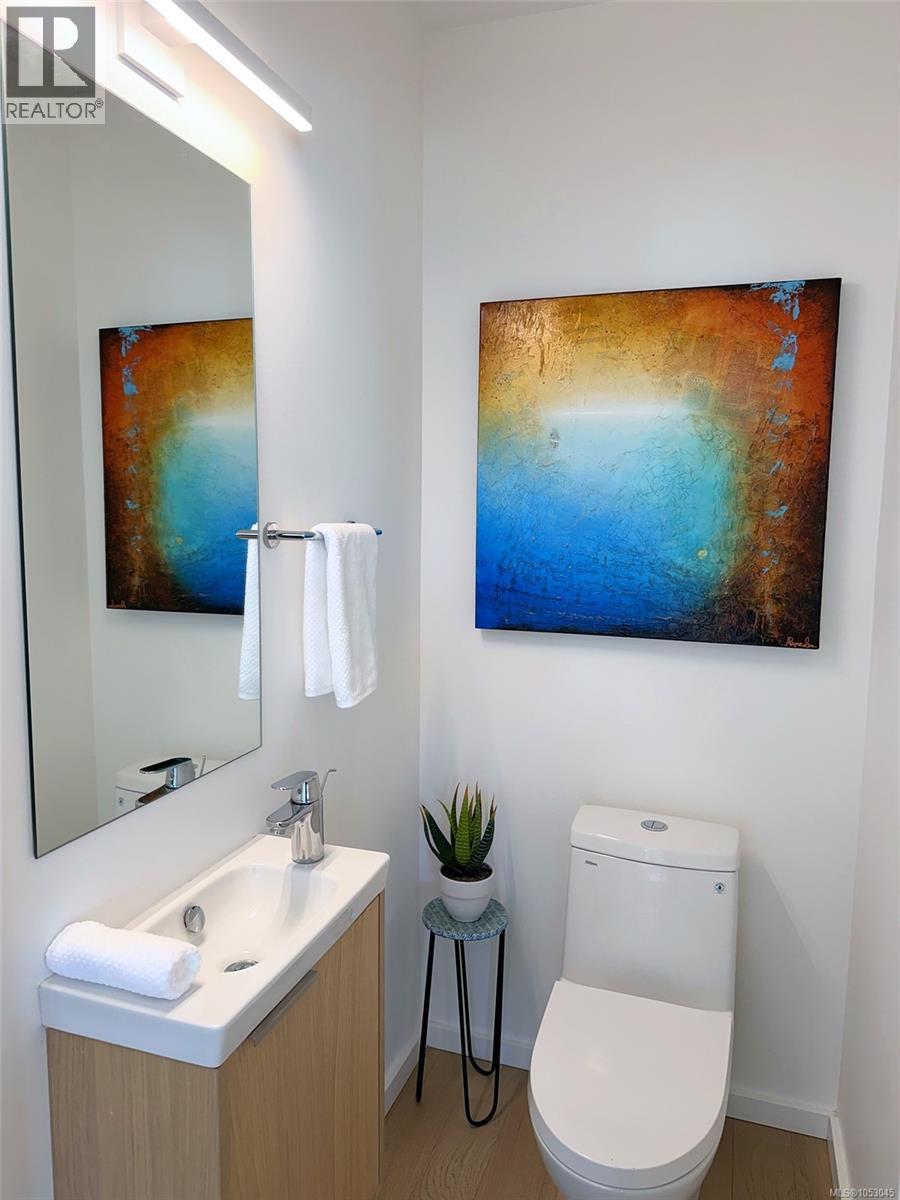 105 1720 Fairfield Road, Victoria