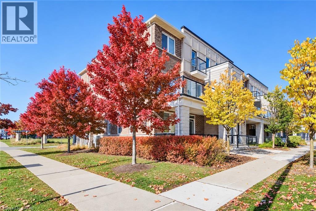 38 DAYLILY Lane, Kitchener — photo 2