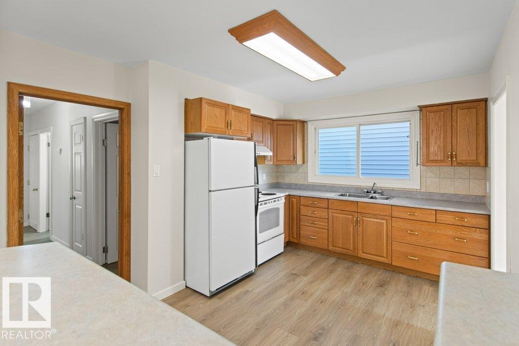9640 74 AV NW, Edmonton — photo 21