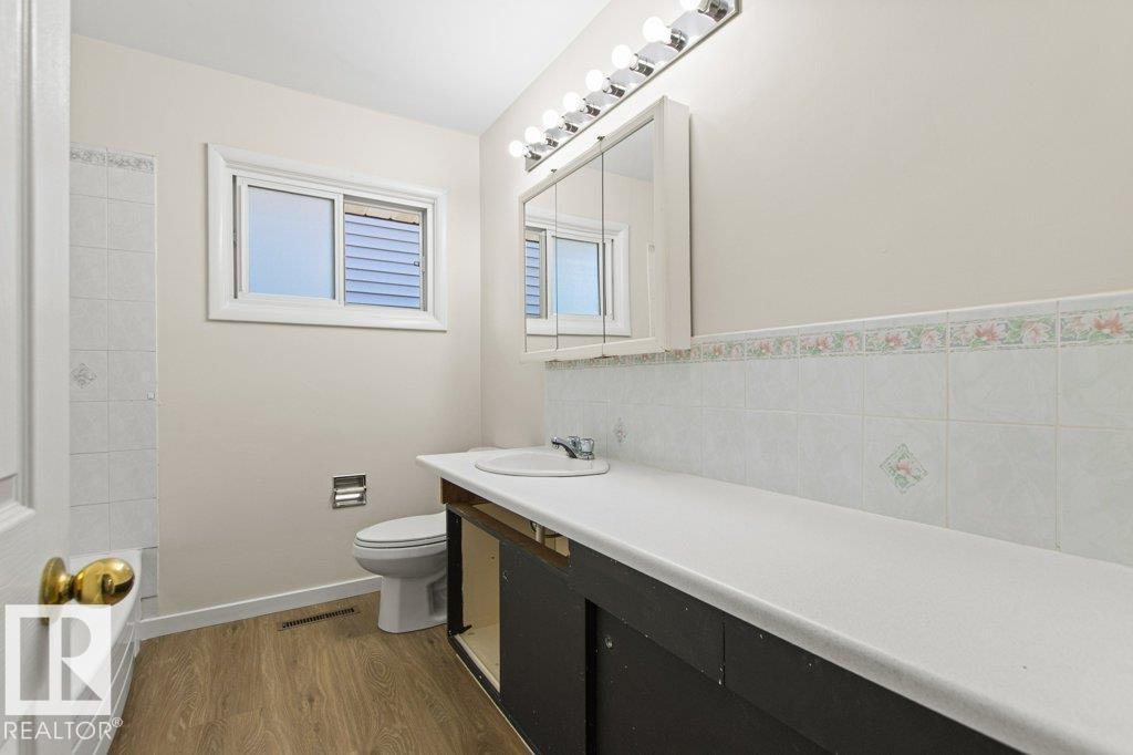 9640 74 AV NW, Edmonton — photo 29