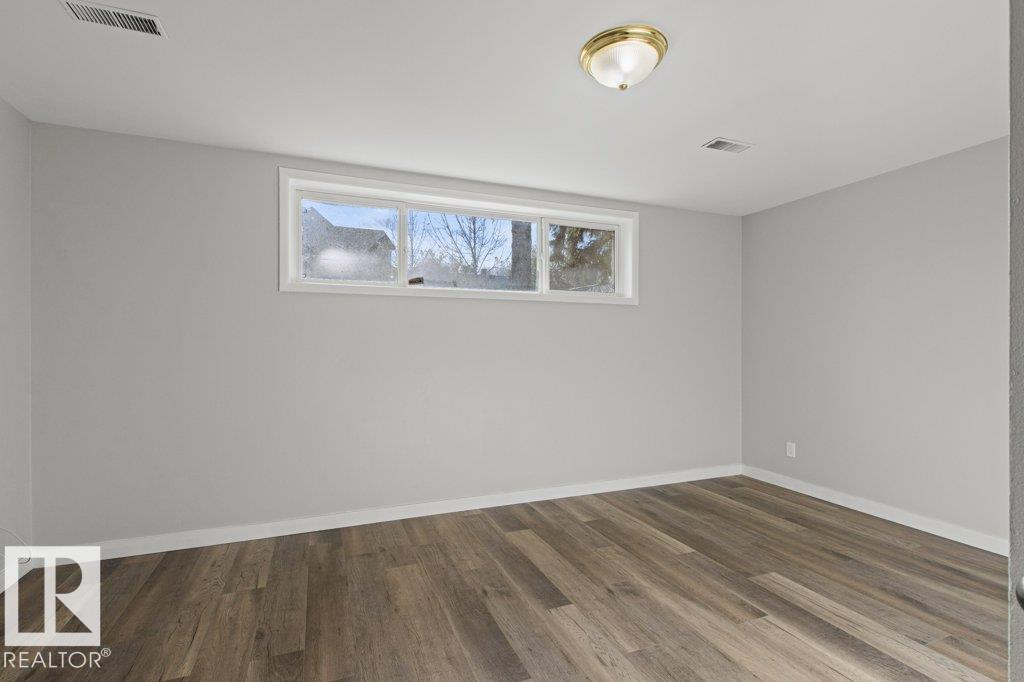 9640 74 AV NW - 54