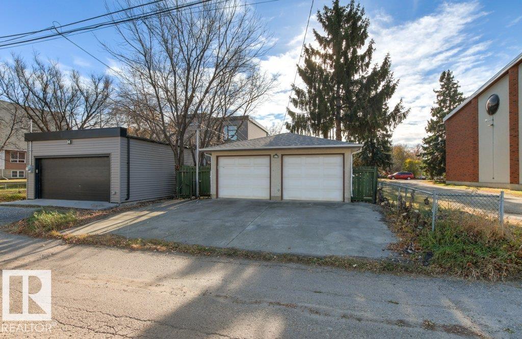 9640 74 AV NW - 60