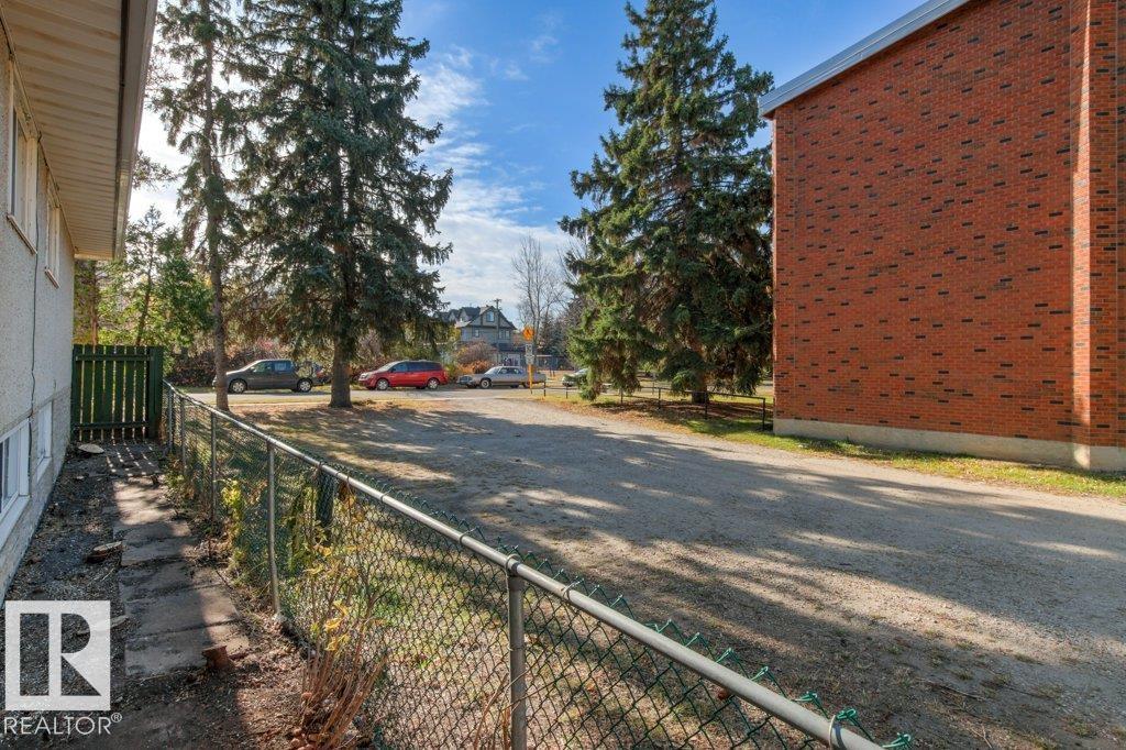 9640 74 AV NW - 64