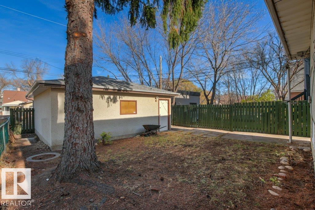 9640 74 AV NW - 67