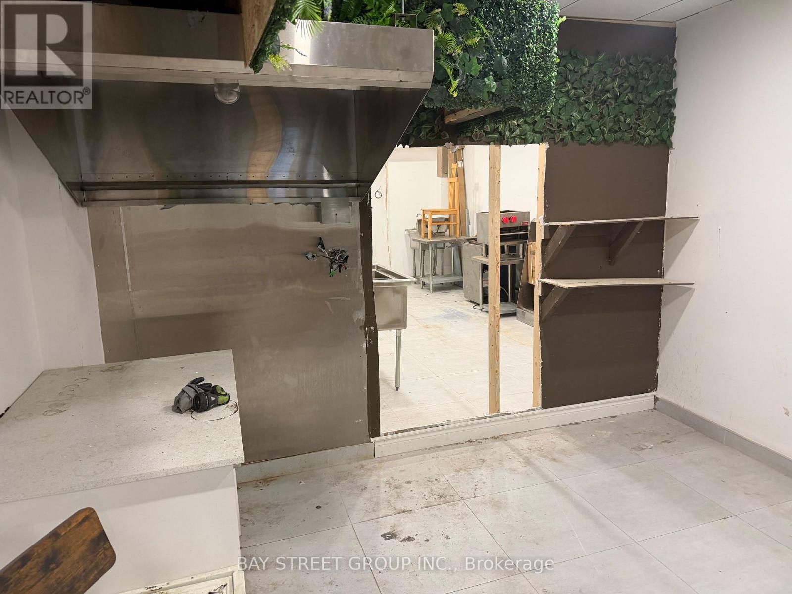 654 SPADINA AVENUE, Toronto (University) — photo 4