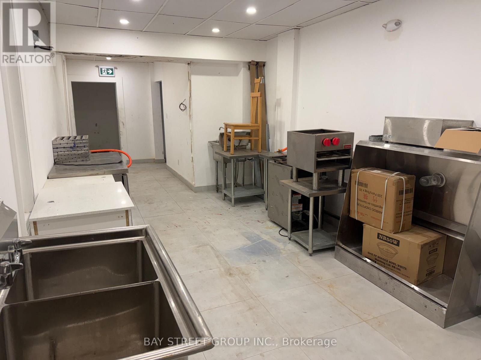 654 SPADINA AVENUE, Toronto (University) — photo 6