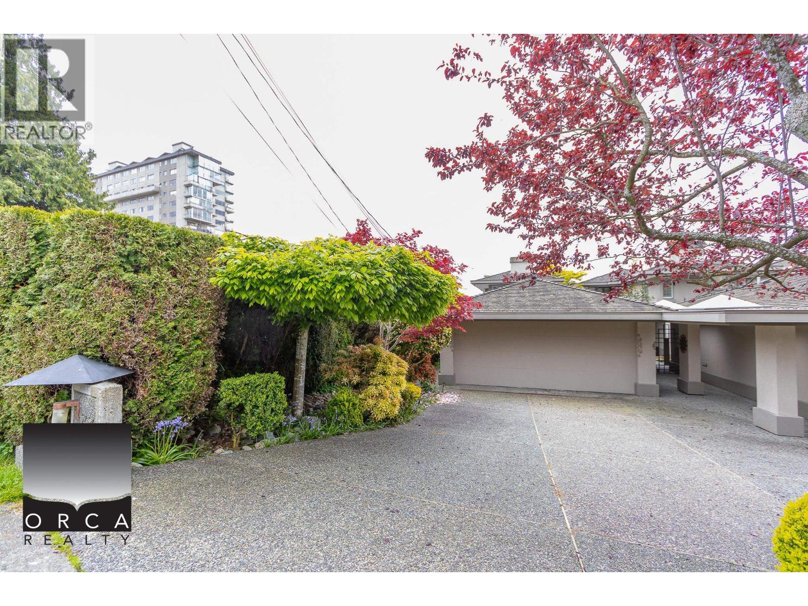 2424 BELLEVUE