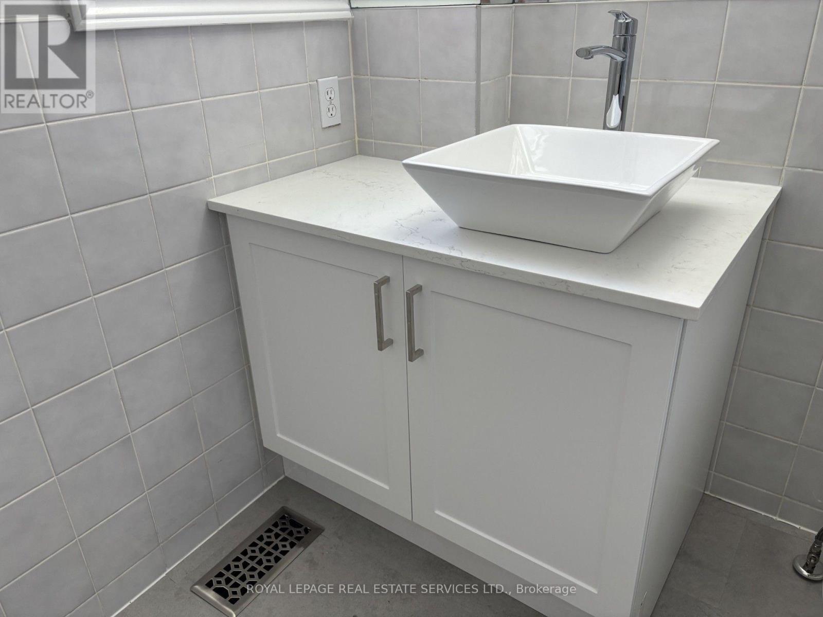 #A - 204 GLADSTONE AVENUE, Toronto (Little Portugal) — photo 7