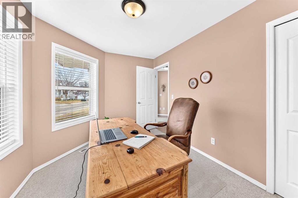Listing photo – 413 Jenkins Drive, Red Deer